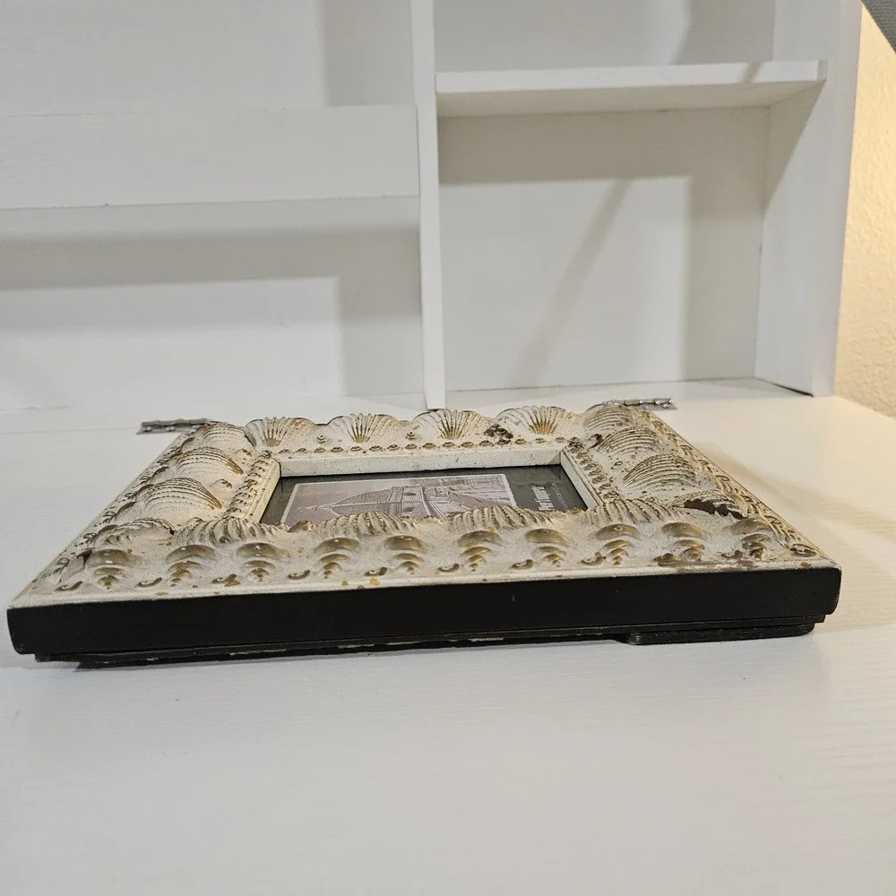 Pier 1 Imports Distressed Cream Gold Seashell Scallop Resin Picture Frame 4x6...